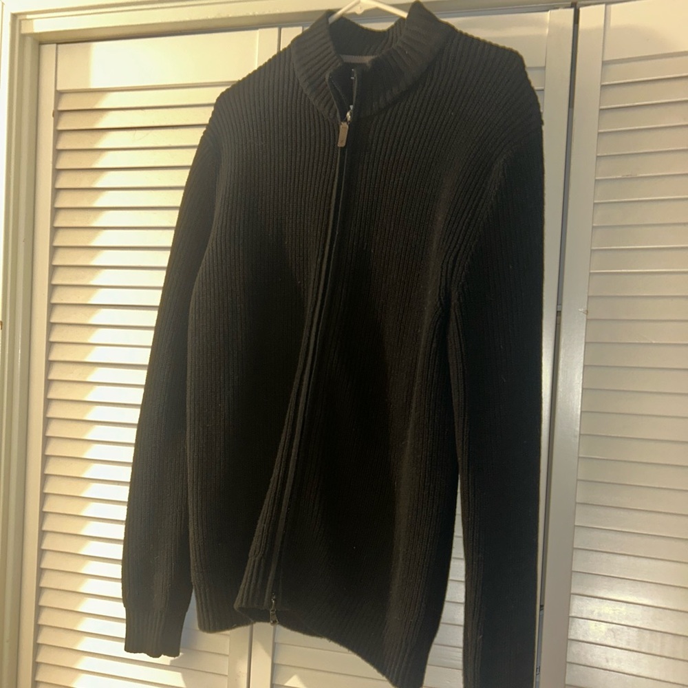 Men’s zip up sweater size large
